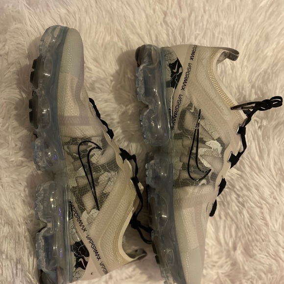 Women’s size 12 Vapormax 2019 - Picture 8 of 8